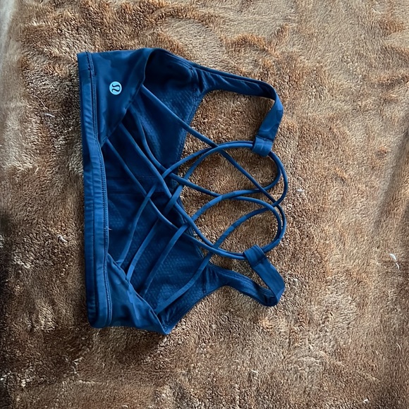 Lululemon sports bra - Picture 2 of 3